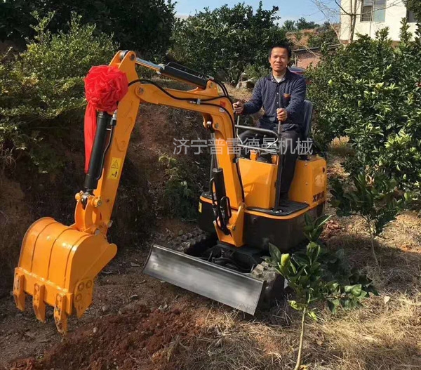 園林挖掘機(jī)